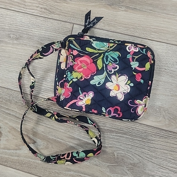 Vera Brqdley Crossbody Bag Navy Floral Print - Picture 2 of 6